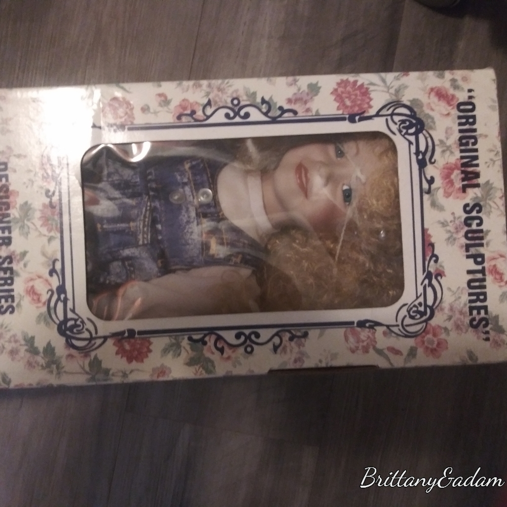Collectable dolls - Picture 3 of 4